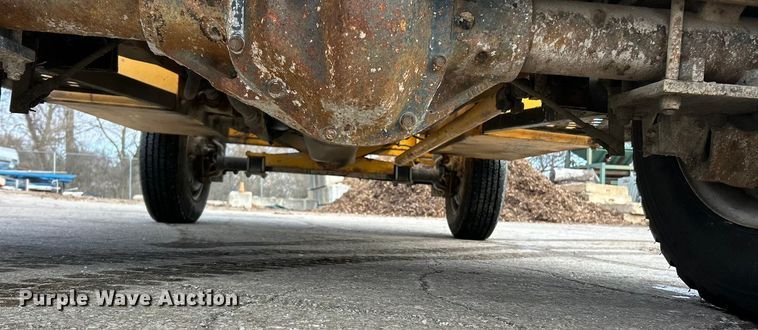 image for item ET6889 2000 Arrow 1350 breaker