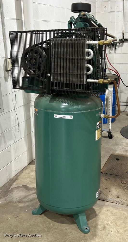 image for item ET6892 Champion VR7F-8 air compressor