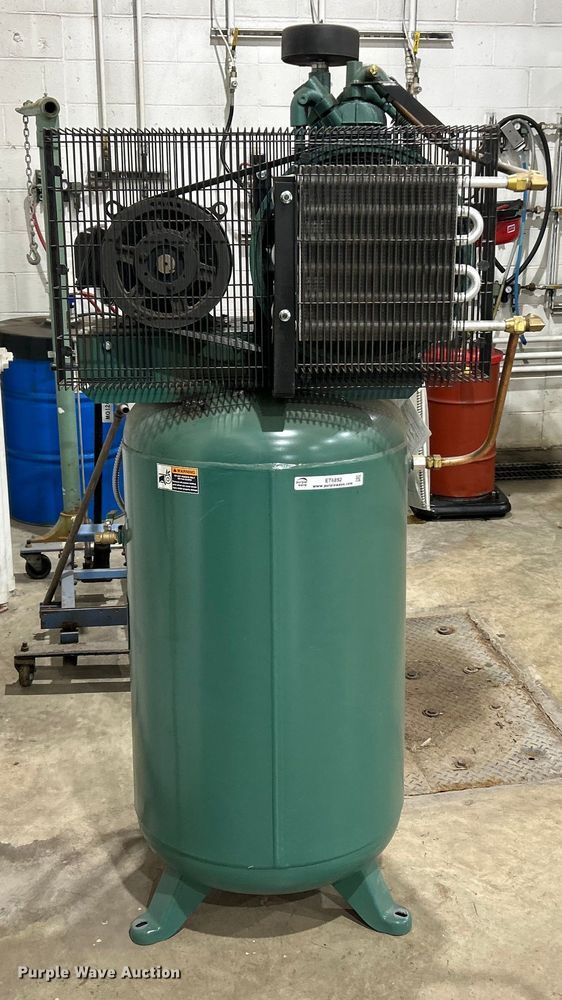 image for item ET6892 Champion VR7F-8 air compressor