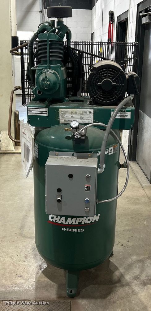 image for item ET6892 Champion VR7F-8 air compressor