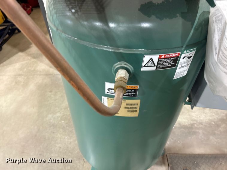 image for item ET6892 Champion VR7F-8 air compressor