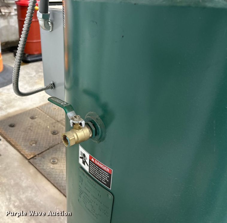 image for item ET6892 Champion VR7F-8 air compressor