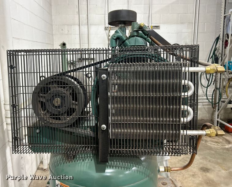 image for item ET6892 Champion VR7F-8 air compressor