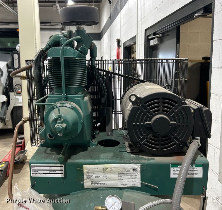 image for item ET6892 Champion VR7F-8 air compressor