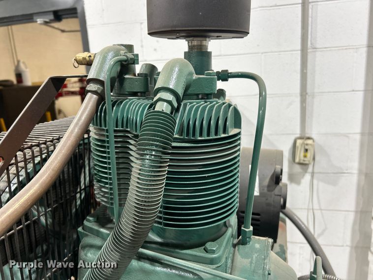 image for item ET6892 Champion VR7F-8 air compressor