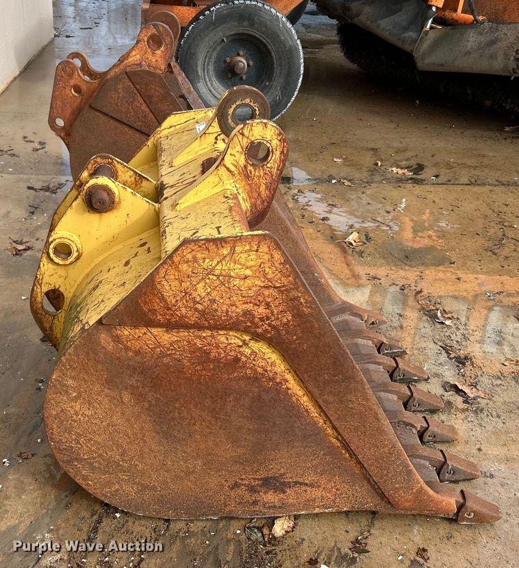 image for item ET6893 (2) backhoe buckets