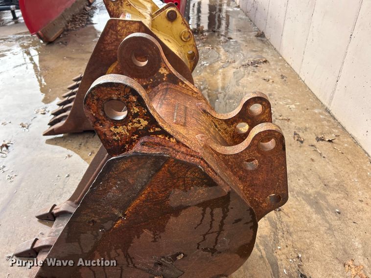 image for item ET6893 (2) backhoe buckets