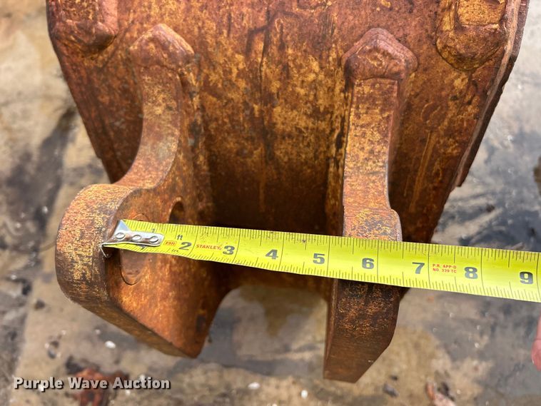 image for item ET6893 (2) backhoe buckets