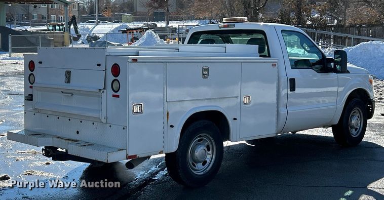 image for item ET6915 2014 Ford F250  Super Duty XL utility bed pickup truck