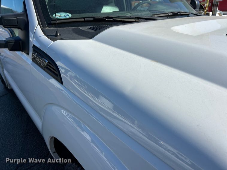 image for item ET6915 2014 Ford F250  Super Duty XL utility bed pickup truck