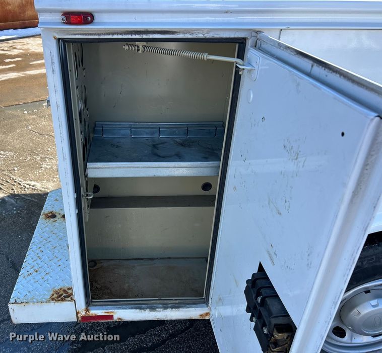 image for item ET6915 2014 Ford F250  Super Duty XL utility bed pickup truck