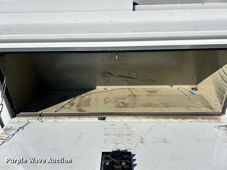 image for item ET6915 2014 Ford F250  Super Duty XL utility bed pickup truck