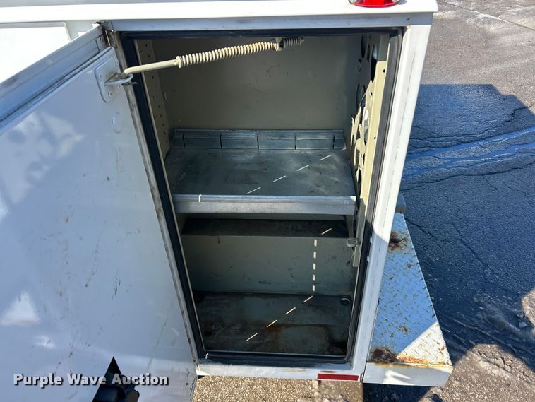 image for item ET6915 2014 Ford F250  Super Duty XL utility bed pickup truck