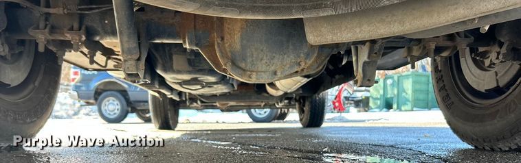 image for item ET6915 2014 Ford F250  Super Duty XL utility bed pickup truck