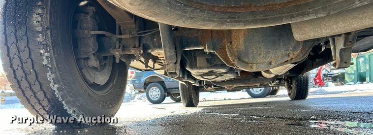 image for item ET6915 2014 Ford F250  Super Duty XL utility bed pickup truck