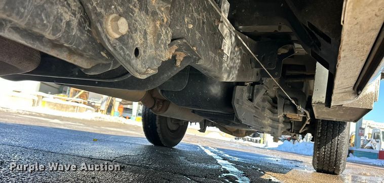 image for item ET6915 2014 Ford F250  Super Duty XL utility bed pickup truck