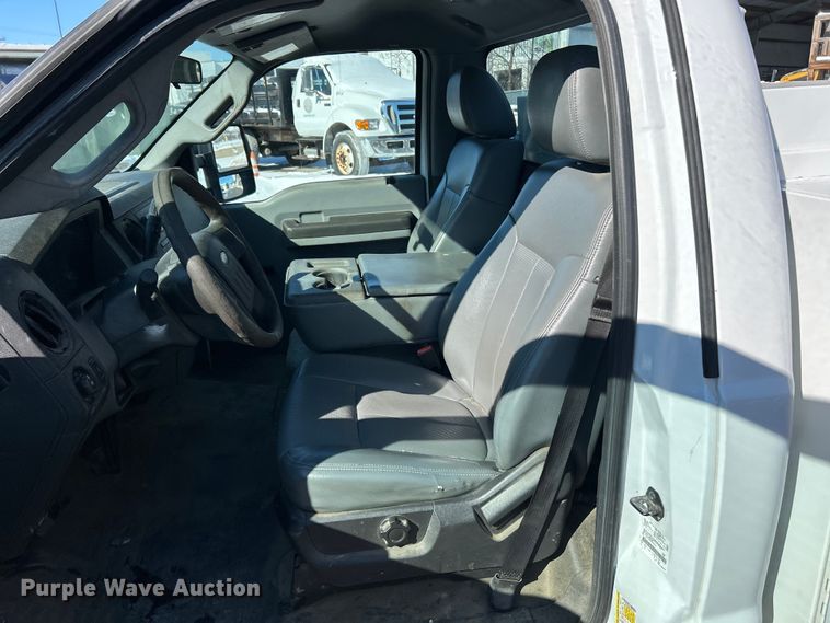 image for item ET6915 2014 Ford F250  Super Duty XL utility bed pickup truck