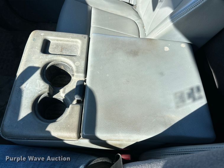 image for item ET6915 2014 Ford F250  Super Duty XL utility bed pickup truck