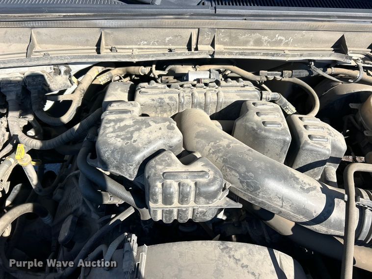 image for item ET6915 2014 Ford F250  Super Duty XL utility bed pickup truck