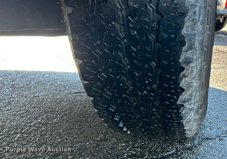 image for item ET6915 2014 Ford F250  Super Duty XL utility bed pickup truck