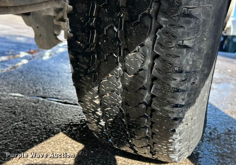 image for item ET6915 2014 Ford F250  Super Duty XL utility bed pickup truck