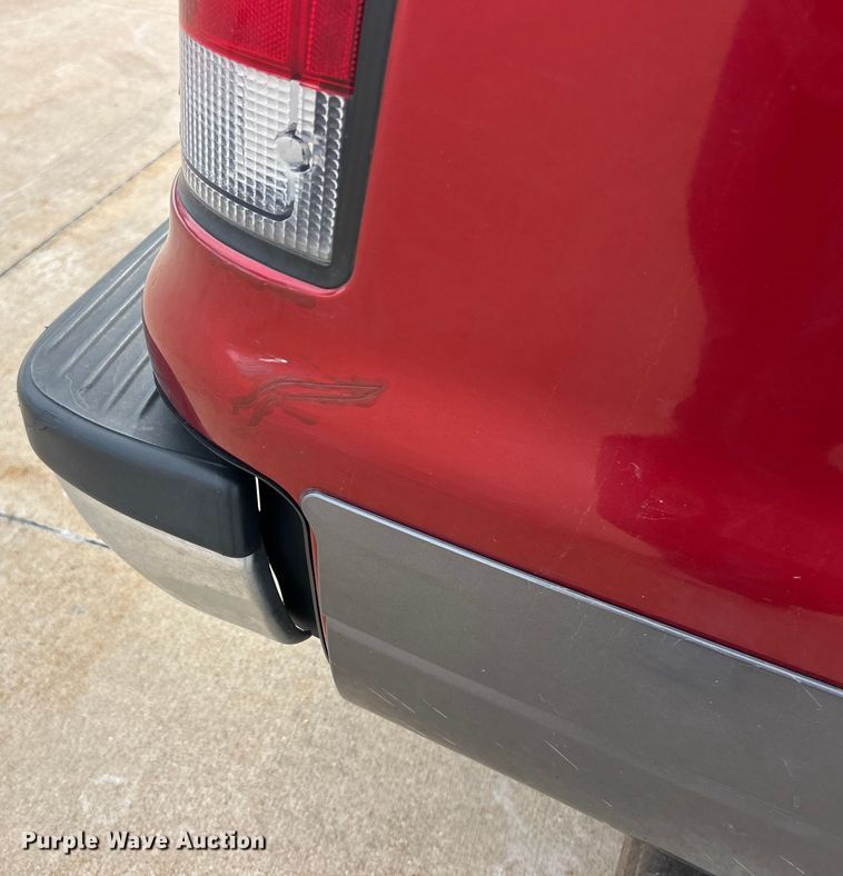 image for item ET6931 2001 Ford  Excursion XLT SUV