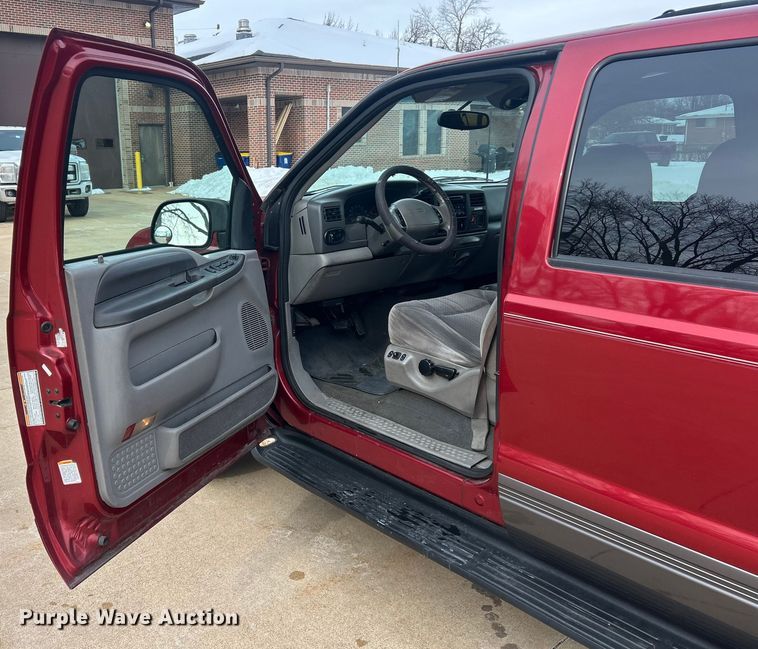 image for item ET6931 2001 Ford  Excursion XLT SUV