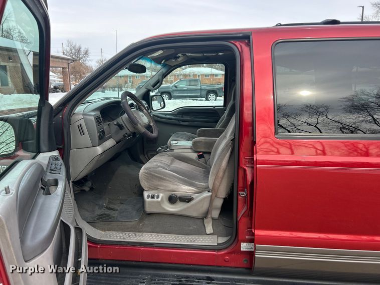 image for item ET6931 2001 Ford  Excursion XLT SUV