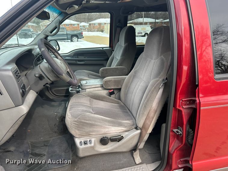 image for item ET6931 2001 Ford  Excursion XLT SUV