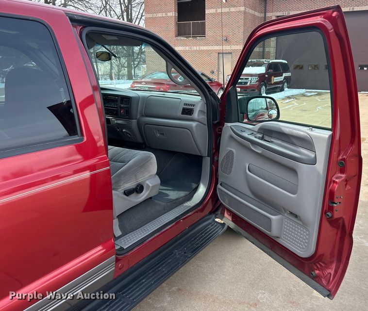 image for item ET6931 2001 Ford  Excursion XLT SUV