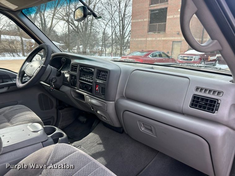 image for item ET6931 2001 Ford  Excursion XLT SUV