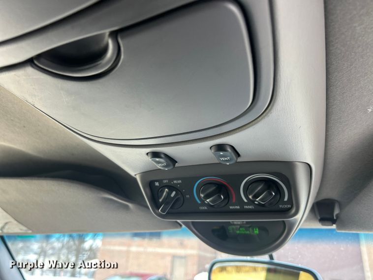 image for item ET6931 2001 Ford  Excursion XLT SUV