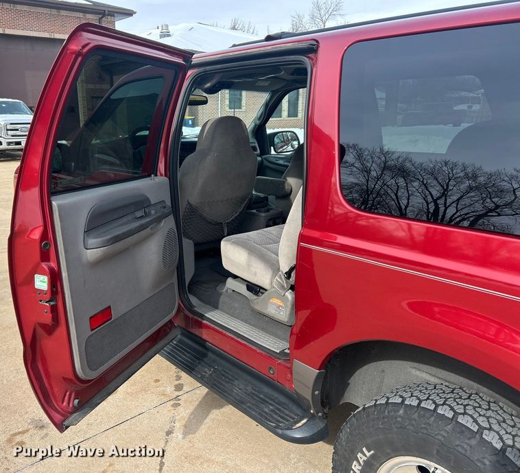 image for item ET6931 2001 Ford  Excursion XLT SUV