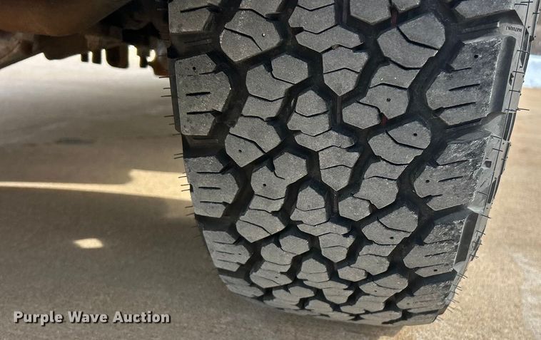 image for item ET6931 2001 Ford  Excursion XLT SUV