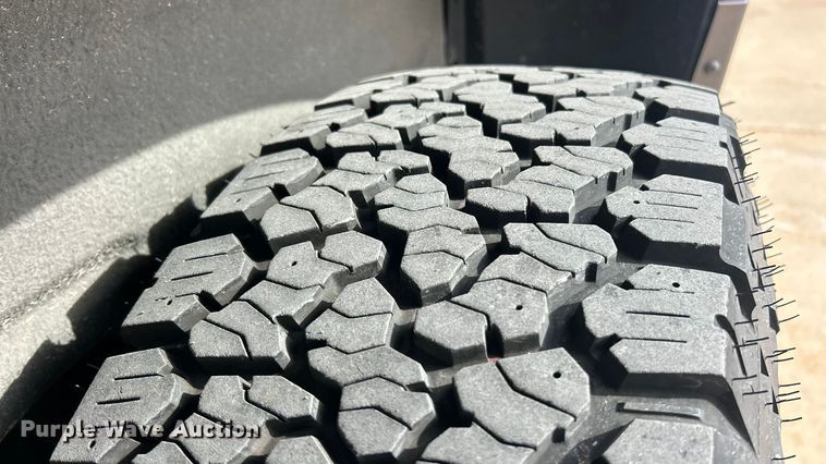 image for item ET6931 2001 Ford  Excursion XLT SUV