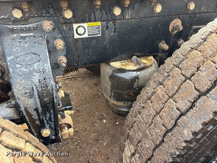 image for item ET7500 2007 Peterbilt 379 semi truck