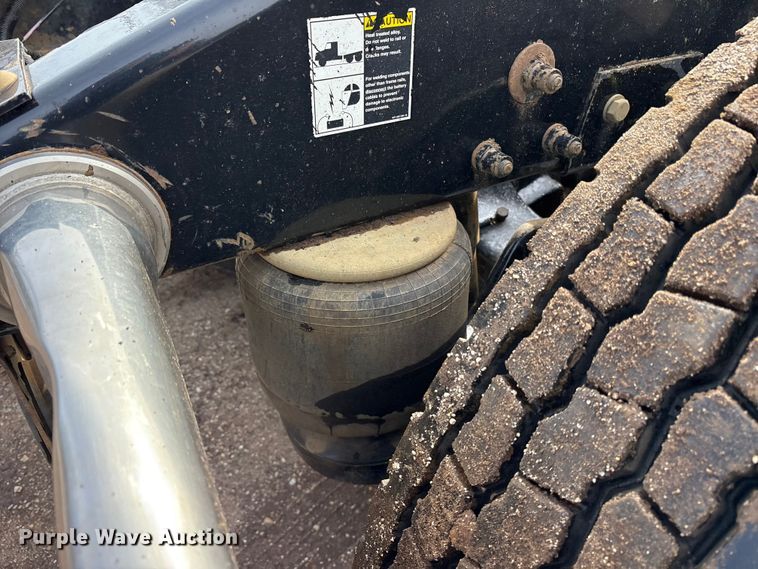 image for item ET7500 2007 Peterbilt 379 semi truck