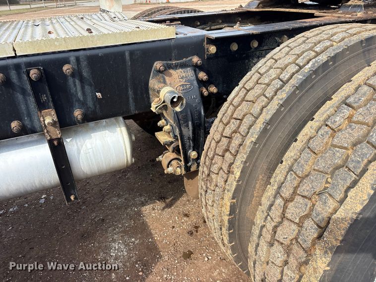 image for item ET7500 2007 Peterbilt 379 semi truck