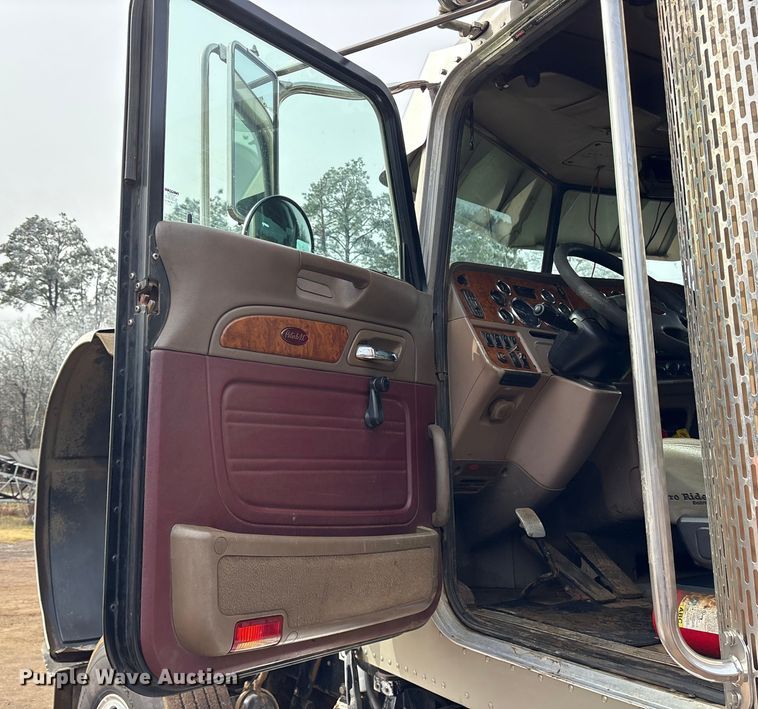 image for item ET7500 2007 Peterbilt 379 semi truck