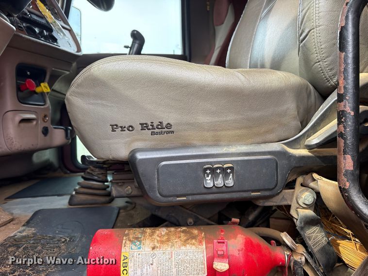 image for item ET7500 2007 Peterbilt 379 semi truck