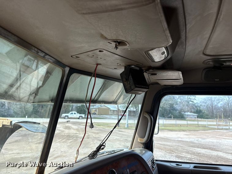 image for item ET7500 2007 Peterbilt 379 semi truck