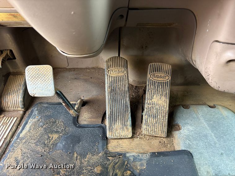 image for item ET7500 2007 Peterbilt 379 semi truck