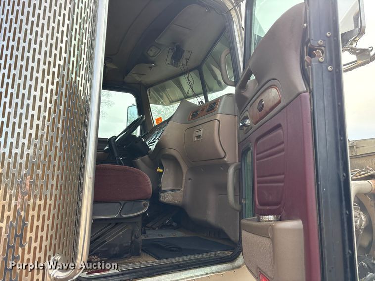 image for item ET7500 2007 Peterbilt 379 semi truck