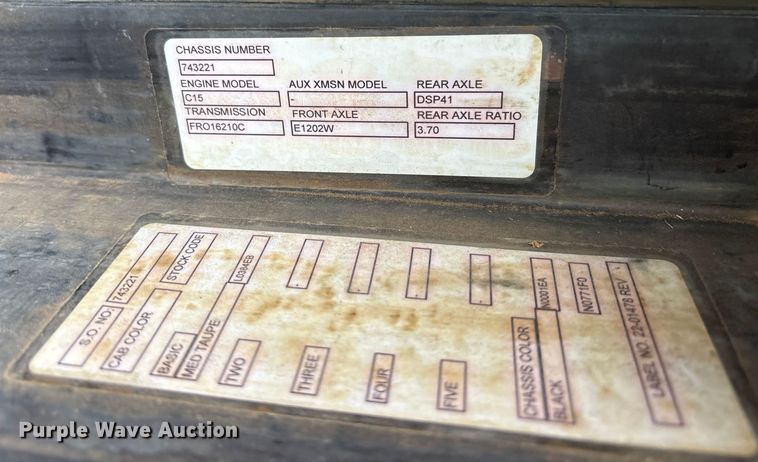 image for item ET7500 2007 Peterbilt 379 semi truck