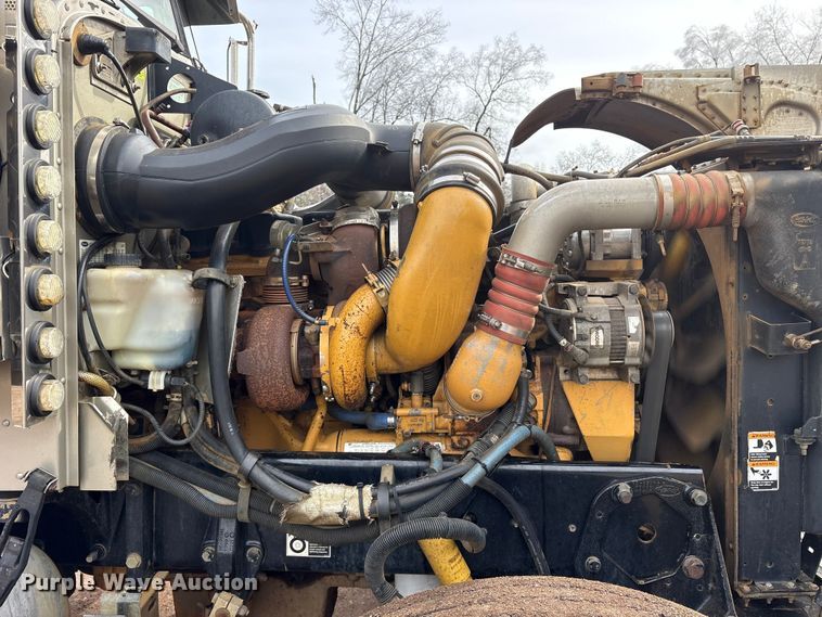 image for item ET7500 2007 Peterbilt 379 semi truck