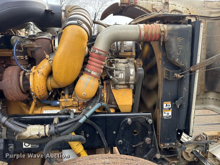 image for item ET7500 2007 Peterbilt 379 semi truck