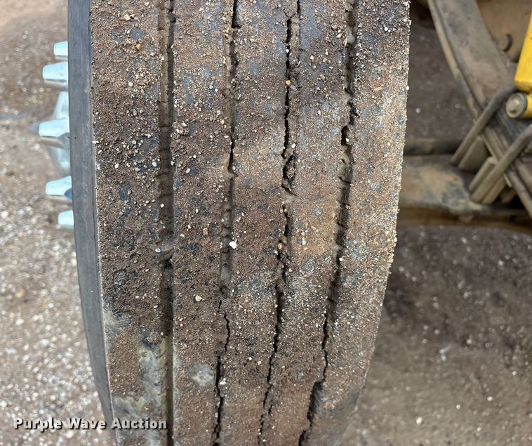 image for item ET7500 2007 Peterbilt 379 semi truck