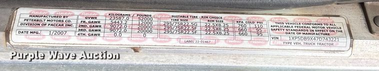 image for item ET7500 2007 Peterbilt 379 semi truck