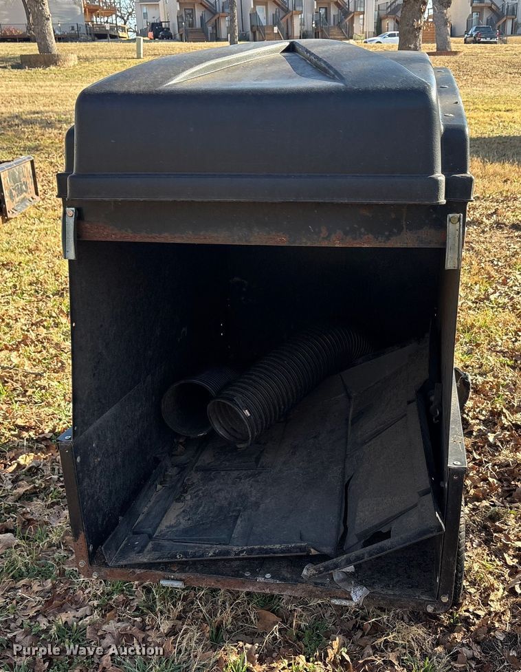 image for item EU0289 Agri Fab leaf vacuum 