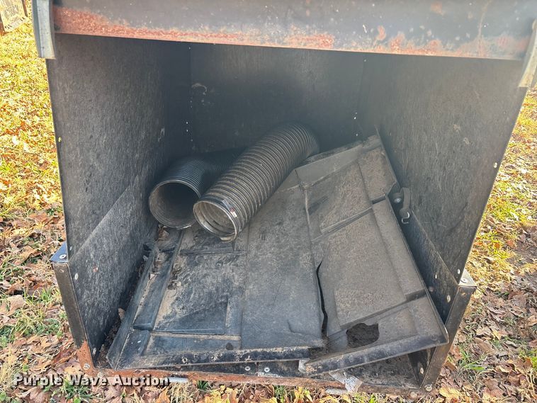 image for item EU0289 Agri Fab leaf vacuum 